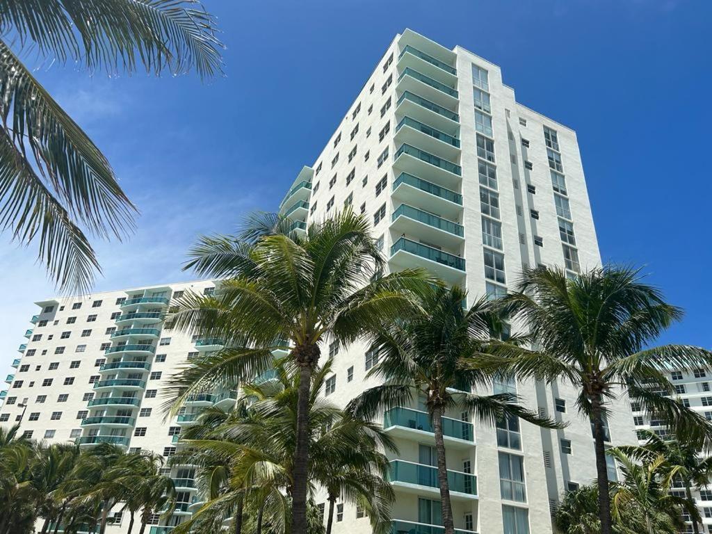 New Luxury Apartment 2Br 2Ba Direct Beach Access Hollywood Eksteriør bilde